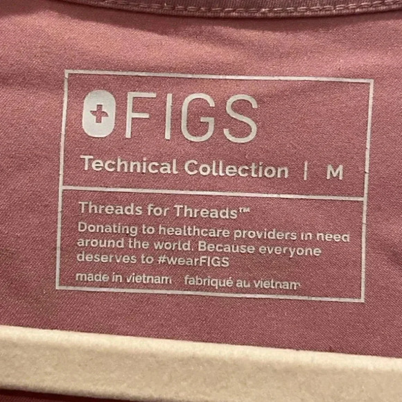 FIGS TECHNICAL COLLECTION ROSE COLORED UNIFORM TOP IN SIZE MEDIUM - Picture 2 of 3